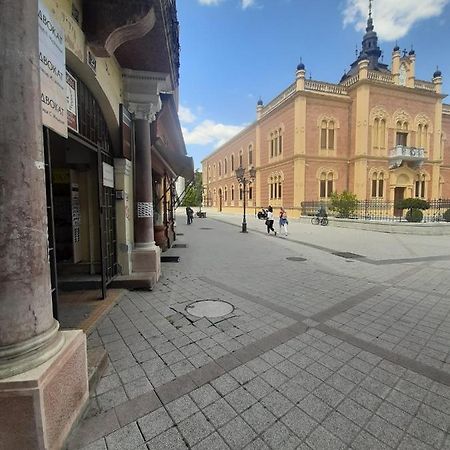 Apartmani Sara Нови-Сад Экстерьер фото