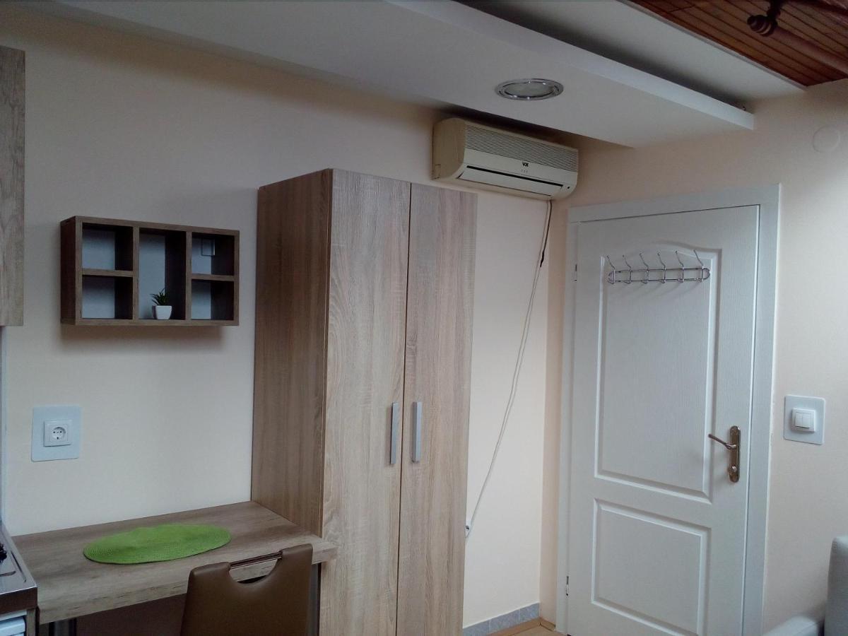 Apartmani Sara Нови-Сад Экстерьер фото