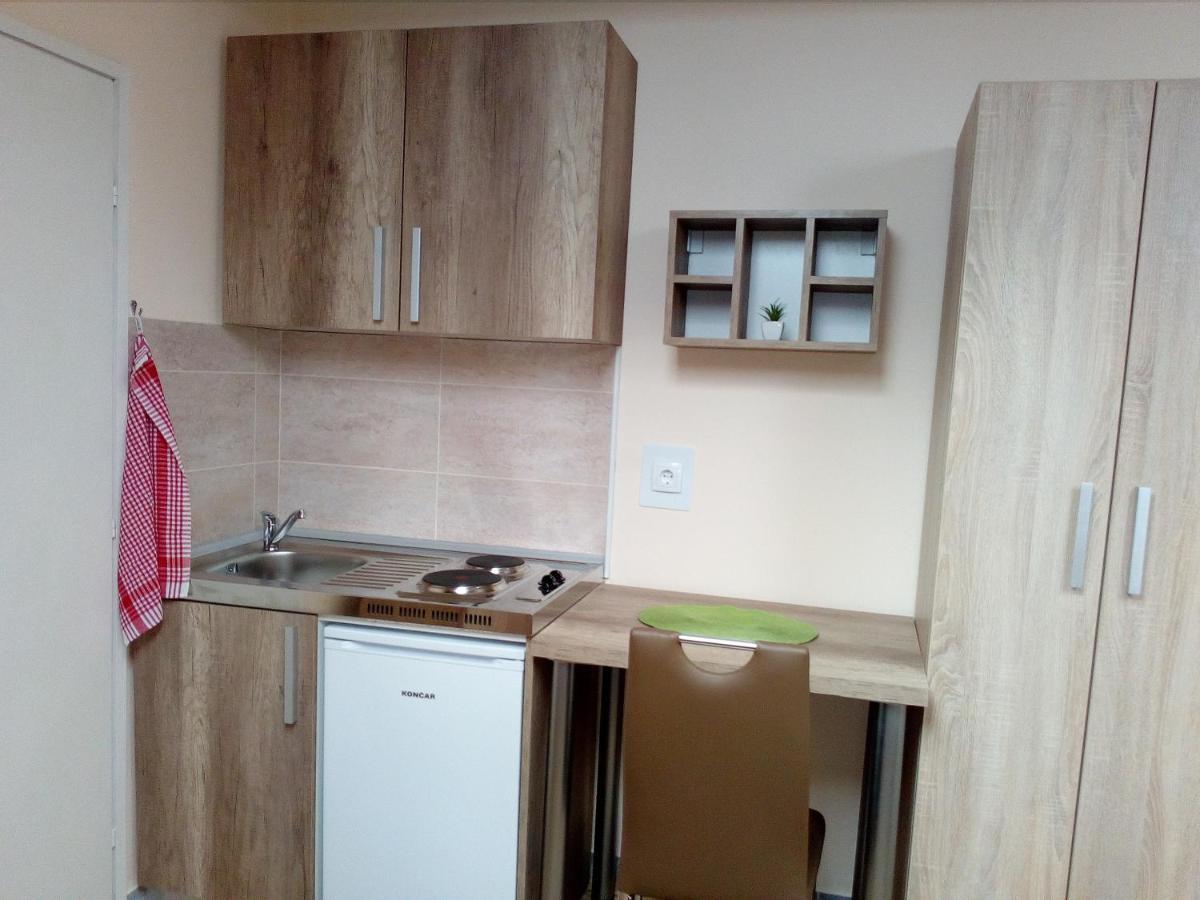 Apartmani Sara Нови-Сад Экстерьер фото