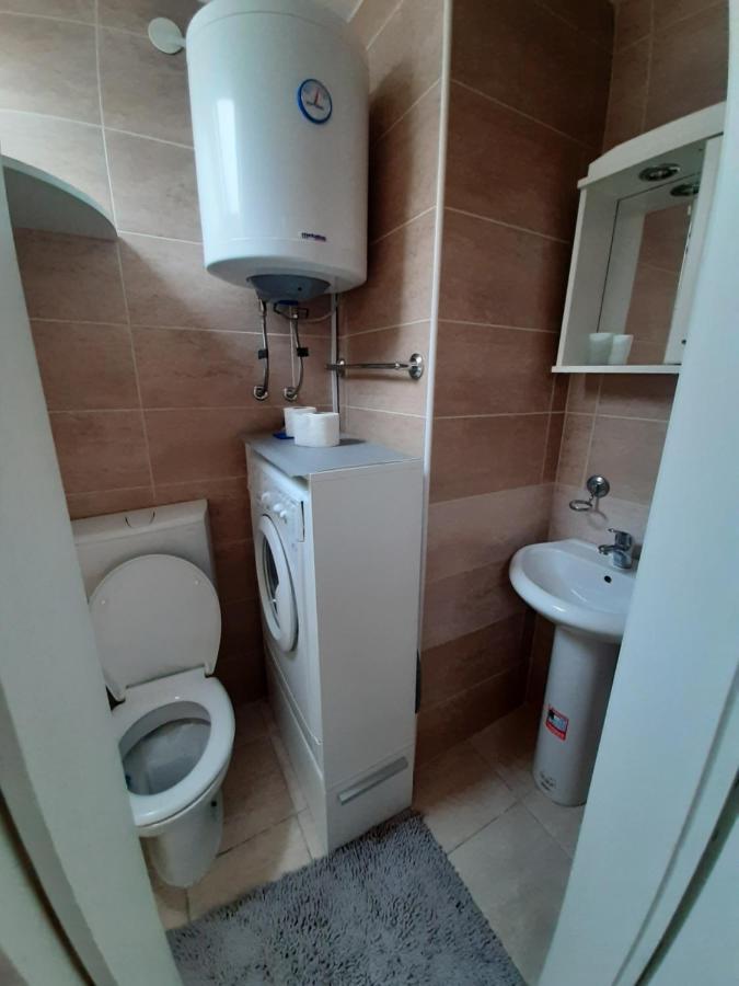 Apartmani Sara Нови-Сад Экстерьер фото