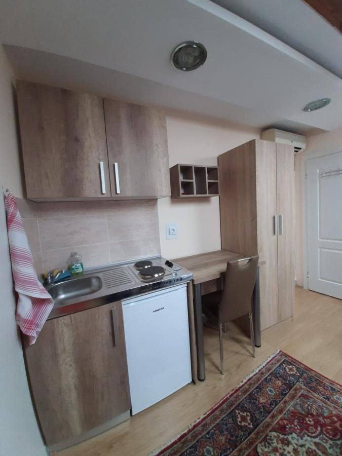 Apartmani Sara Нови-Сад Экстерьер фото